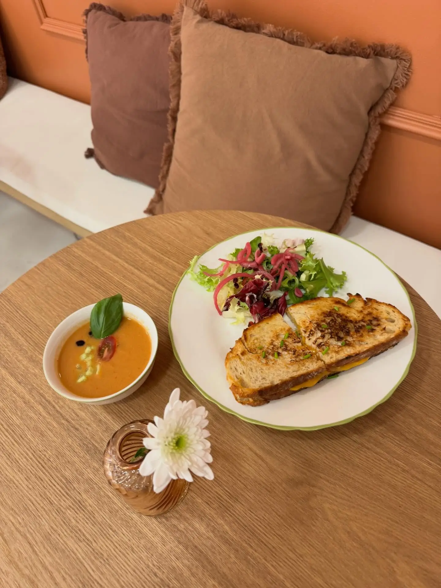 Croque accompagné d’une soupe chez Chez Poupou à Montélimar