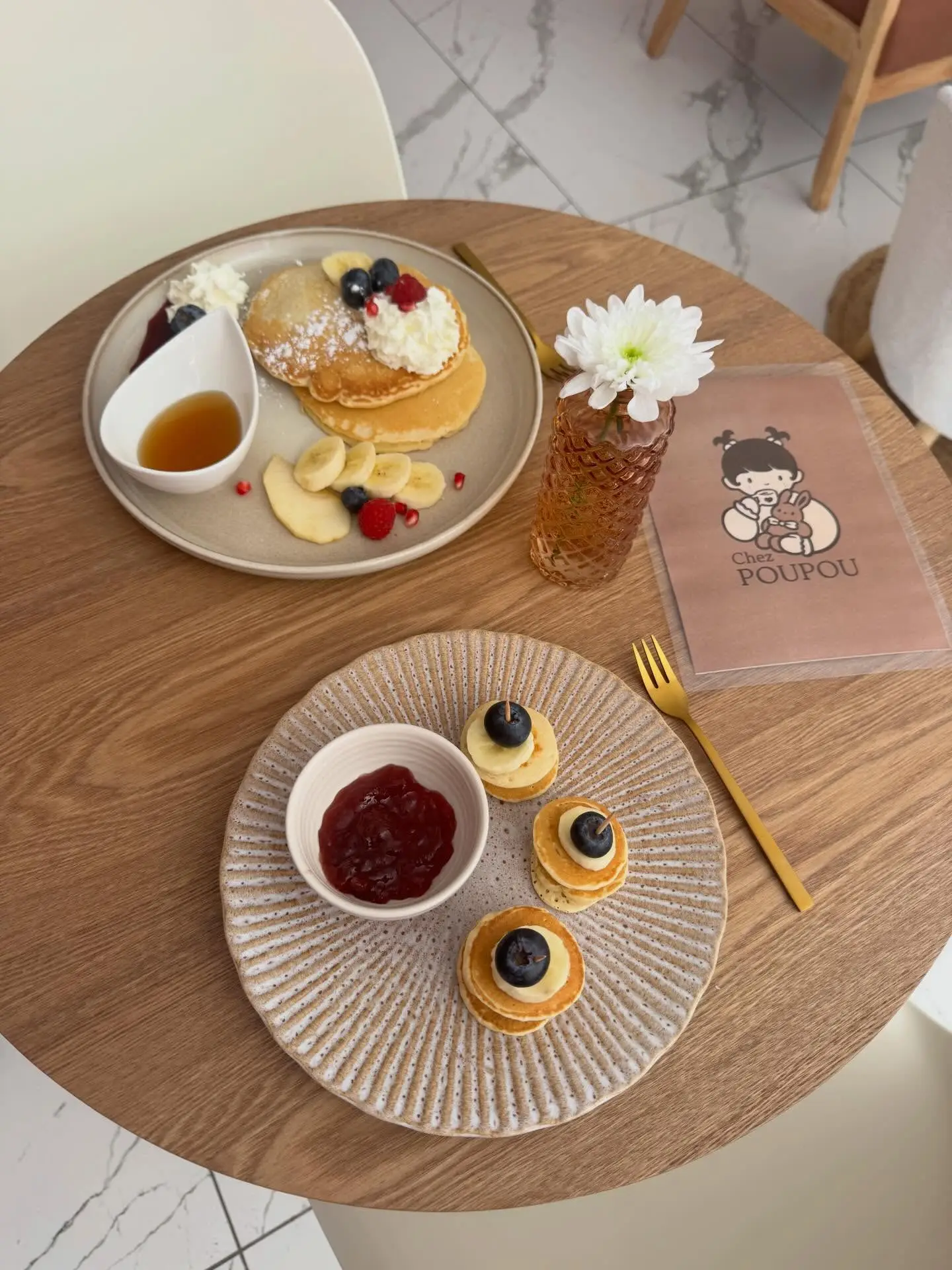 Pancakes et gourmandises servis chez Chez Poupou à Montélimar